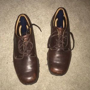 Brown men’s Born lace up shoes.